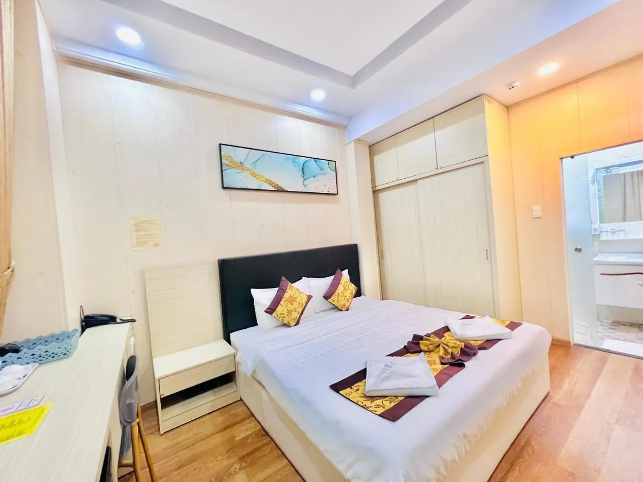 Truc Huyen Hotel Ho Chi Minh City 2*,